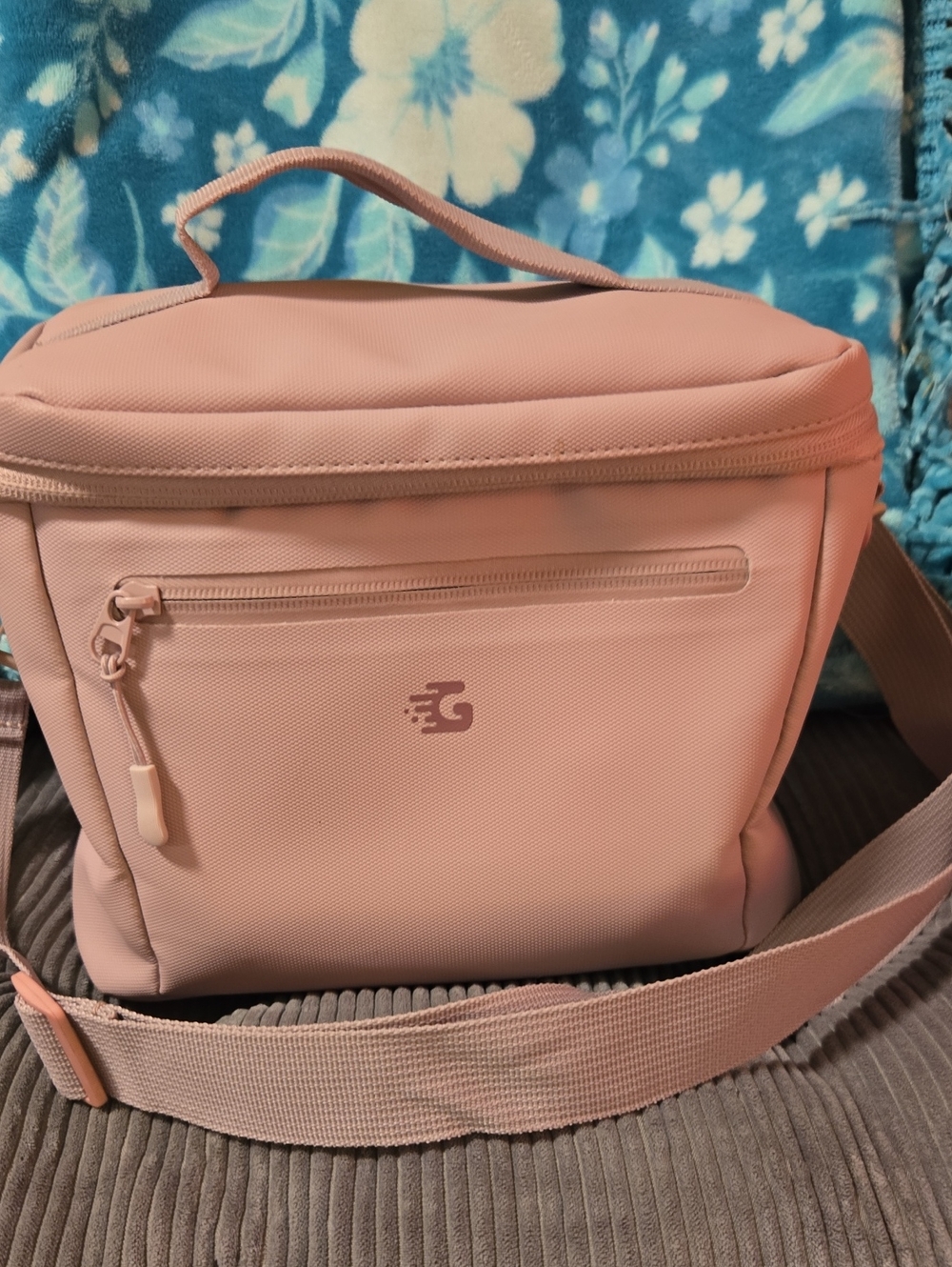 Everyday Crossbody Bag in Dusty Pink - Brand